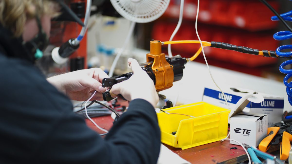cable hand crimping