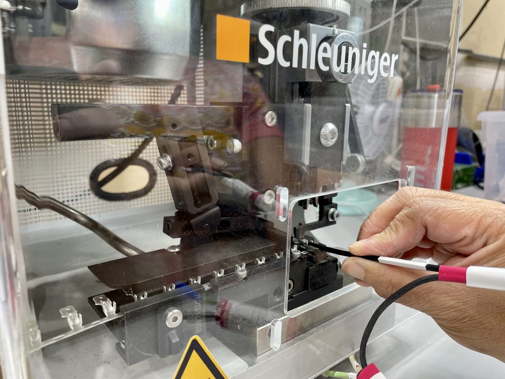 Schleuniger StripCrimp 200